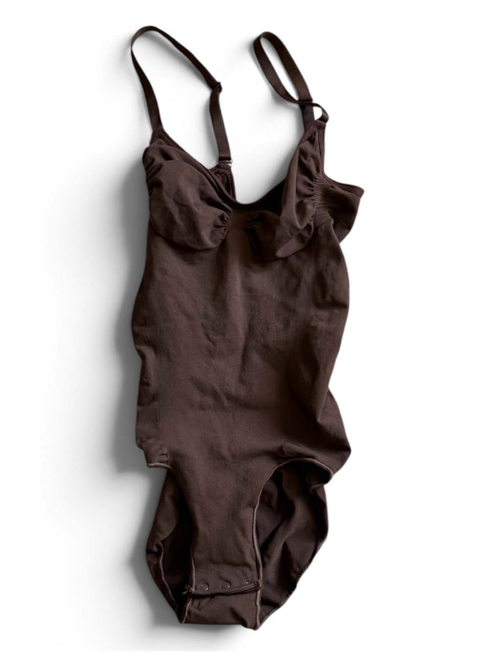 SKIMS Seamless Sculpt Cami Bodysuit Chocolate Brown - Picture 2 of 5